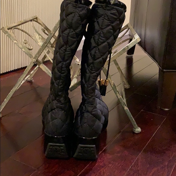 Tory Burch black  quilted boots size 6 1/2. - Picture 5 of 8